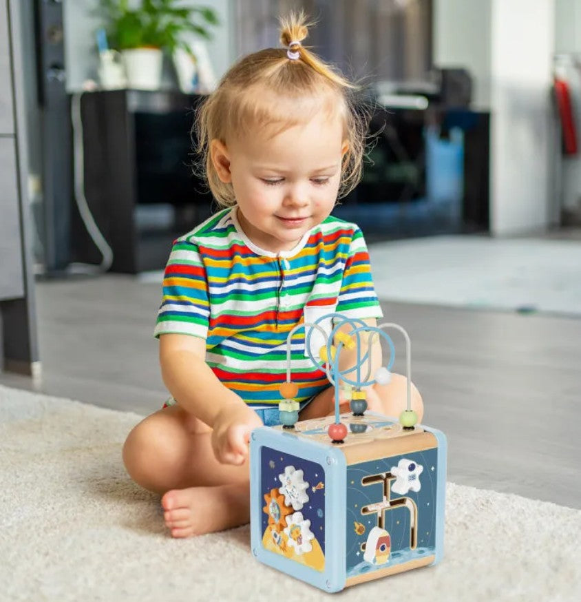 Houten Activiteitenkubus